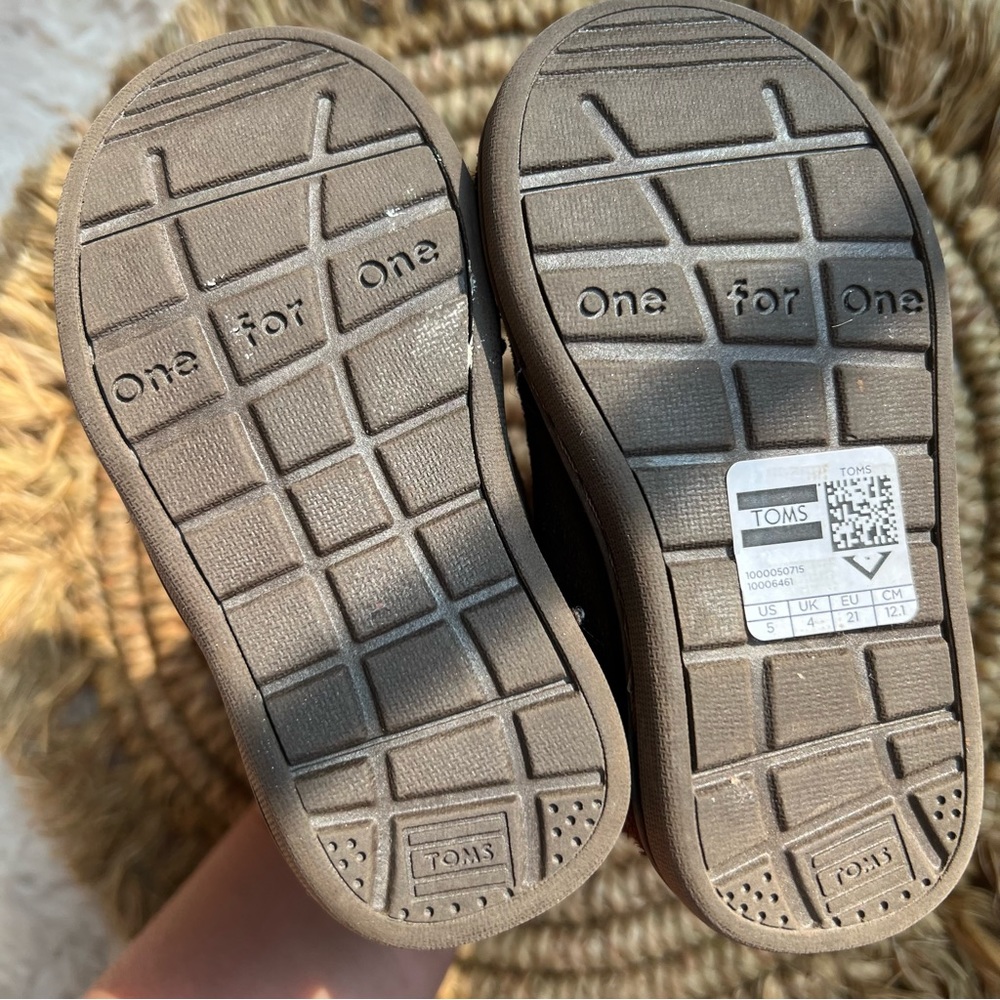 TOMS boots - Picture 7 of 7